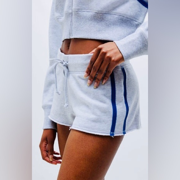 No Boundaries Cotton Gym Activewear Mini Shorts in White w/Blue Stripes sz Med - Picture 1 of 6